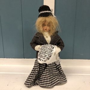 Vrg Girl Pickwick Charles Dickens Caroler Christmas Ashley Cooper‎ 9.5” Figure